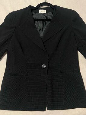 Vintage Planet Black Textured Single-Button Women's Blazer